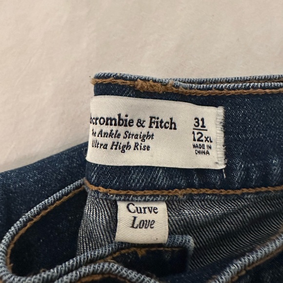 Abercrombie Curve Love Tall Ankle Jeans Medium Wash - Picture 3 of 8